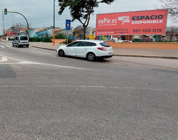 Valla publicitaria en carretera