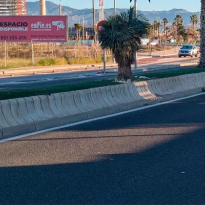 Valla usada para publicidad